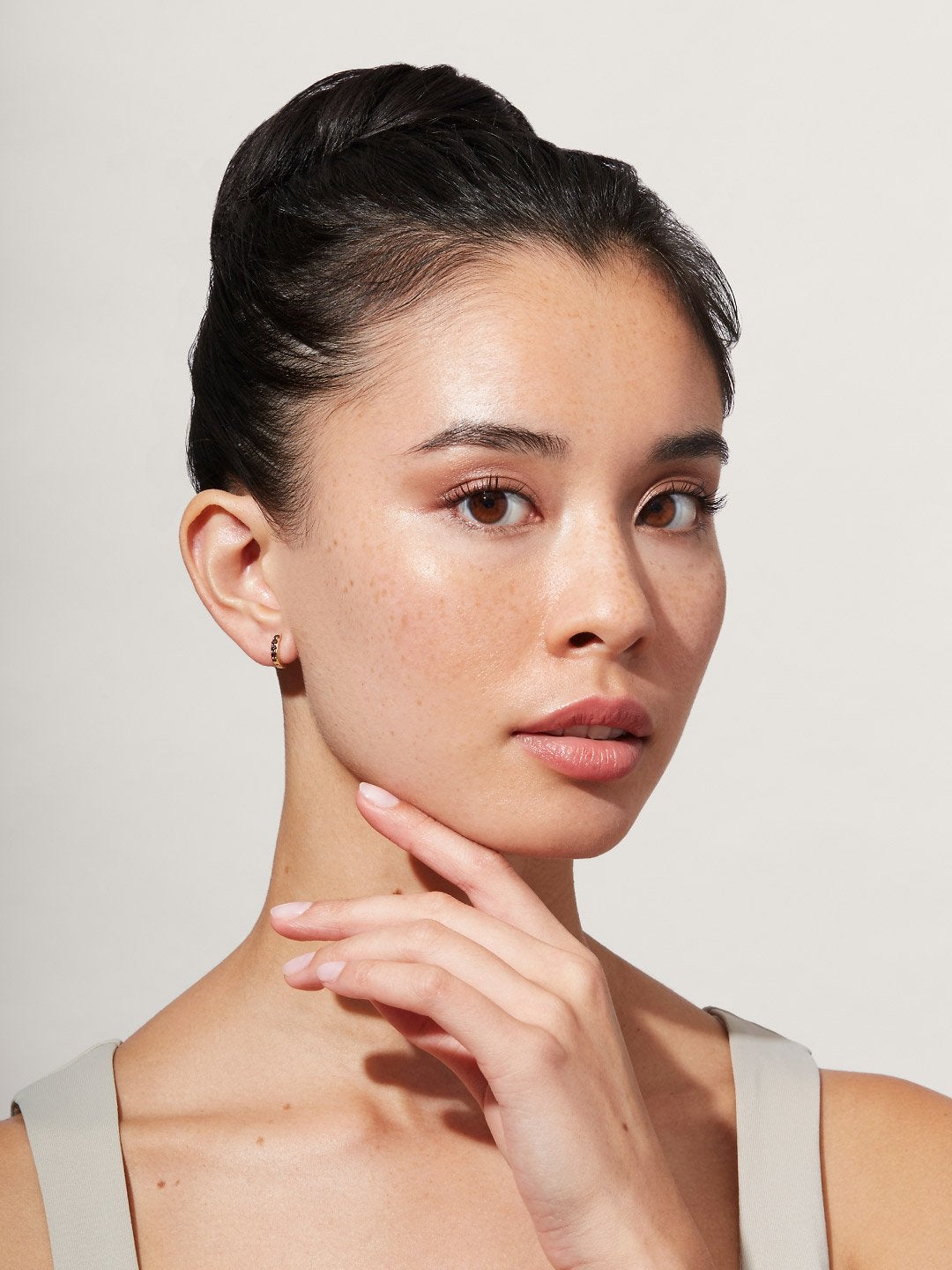 2-Ana-Luisa-Jewelry-Earrings-Hoop-Earrings-Suzy-Mini-Rose-Gold.jpg