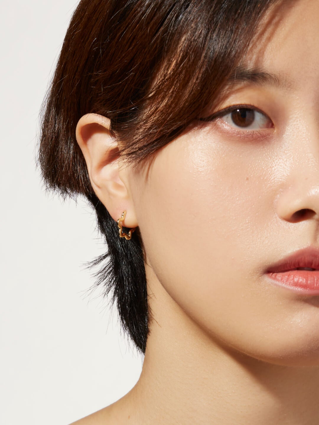 3 - Ana Luisa Jewelry Earrings Hoop Earrings Gold Hoop Earrings Onda Small Gold
