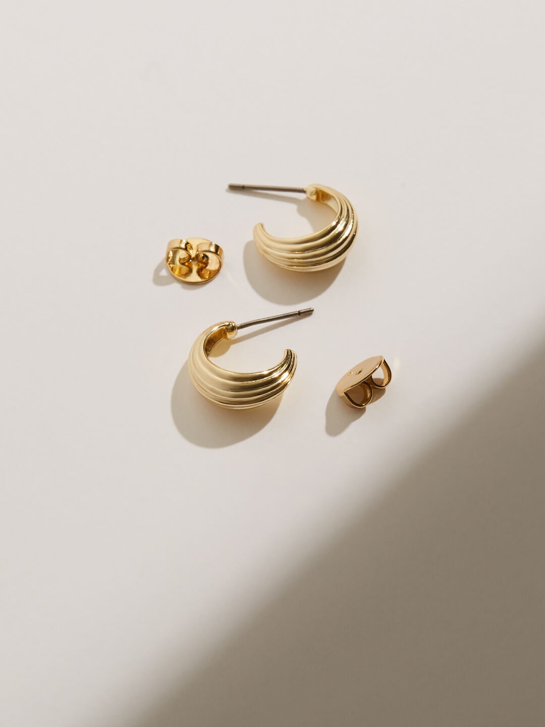 Ana Luisa Jewelry Hoop Earrings Medium Ribbed Hoops Pia Gold